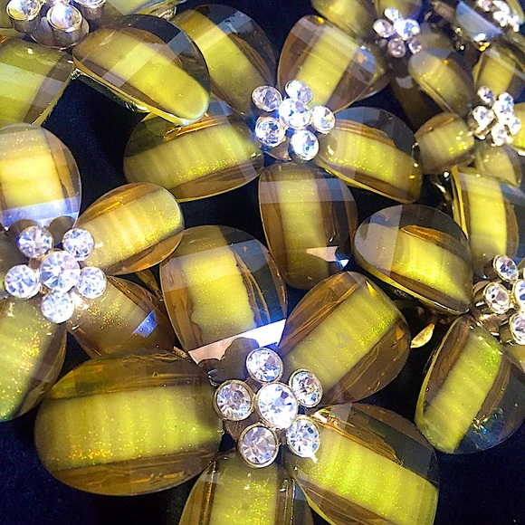 Kenneth Jay Lane Gold Tone Layered Flower Necklace - Picture 8 of 13